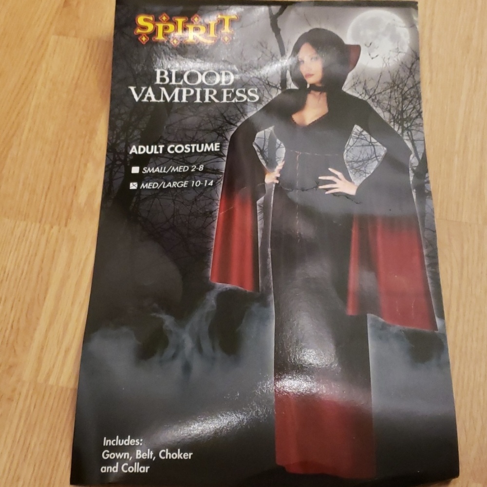 SPIRIT HALLOWEEN BLOOD VAMPIRE COSTUME